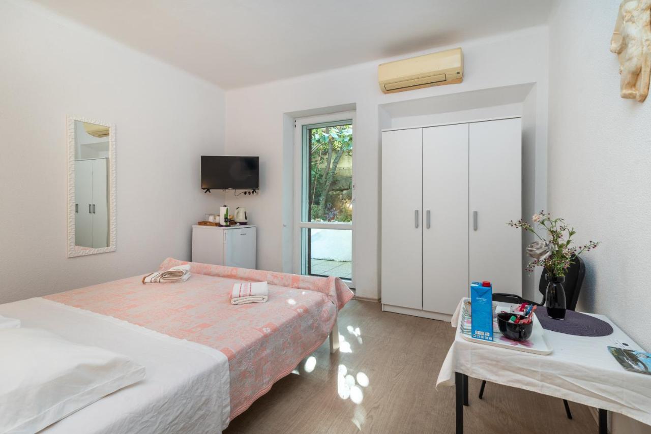 Rooms Feme Trogir Exterior photo