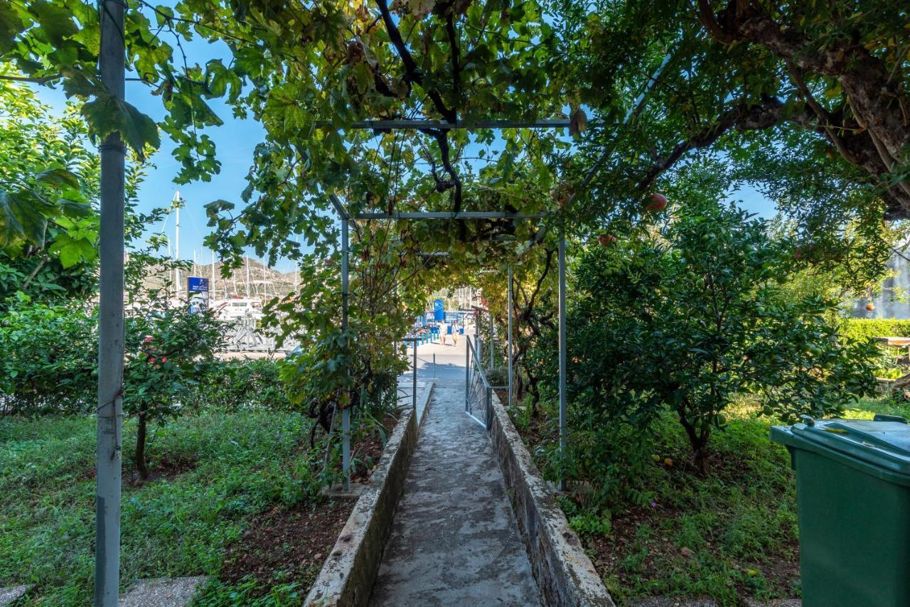Rooms Feme Trogir Exterior photo